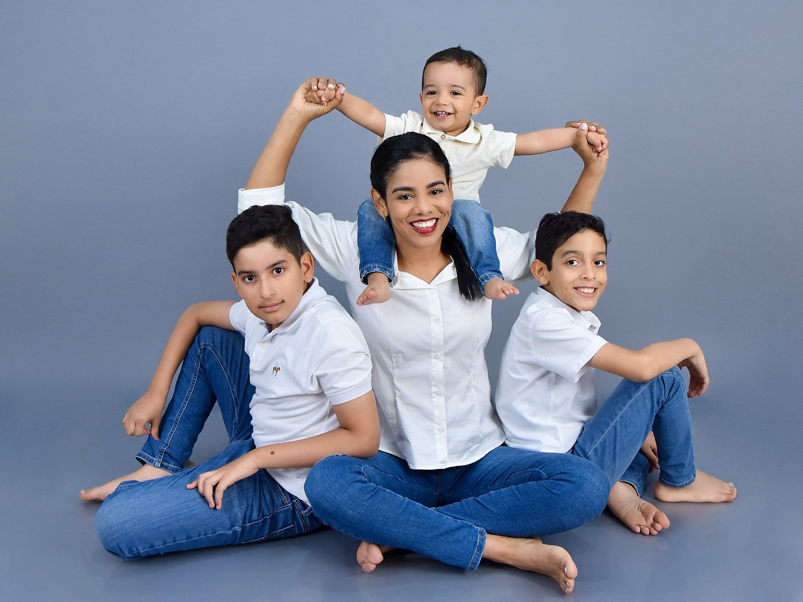 sesion-fotografia-madres-mommy-and-me-3varones-riohacha-estudio-sym-foto-digital